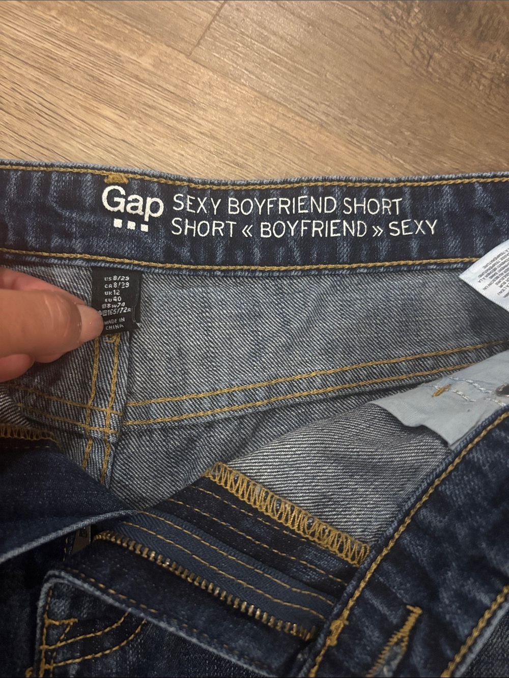 Gap Sexy Boyfriend Short 8/29 - Picture 2 of 4